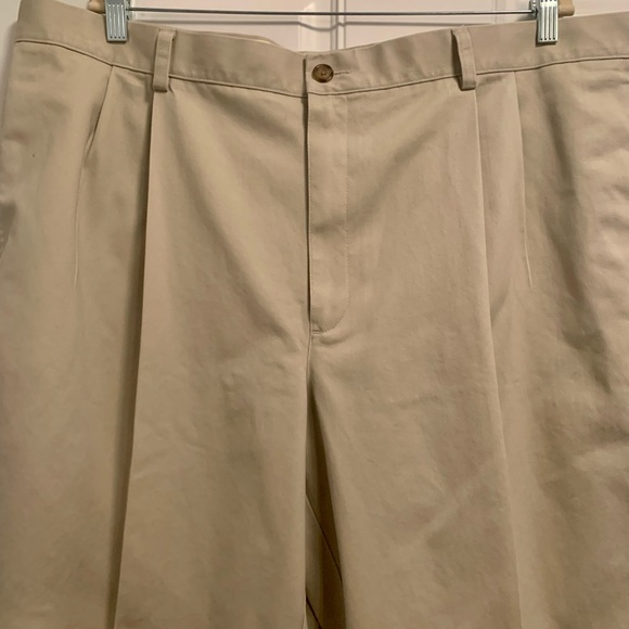 LL Bean Mens Natural Fit Pleated Tan Khaki Pants 44 X 30 Wrinkle Resistance. - Picture 3 of 10